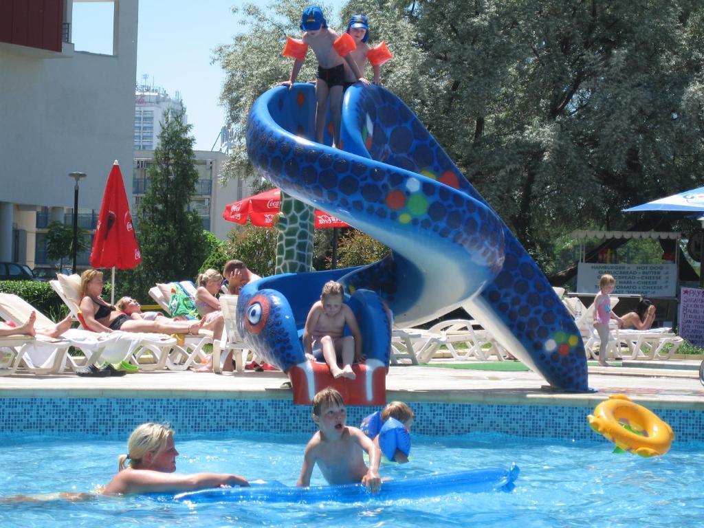 Hotel Iskar & Aquapark Napospart Kültér fotó